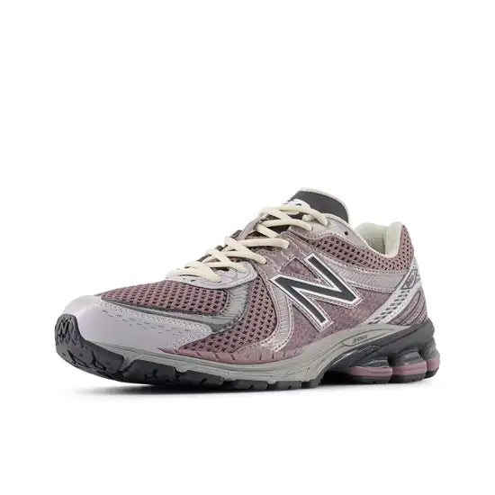 New Balance 860 PG
