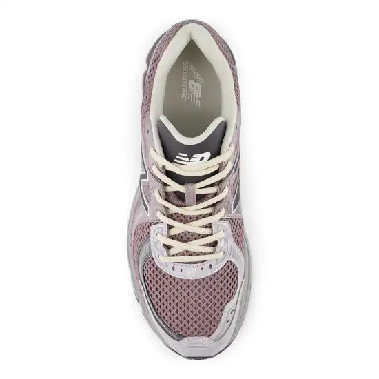 New Balance 860 PG